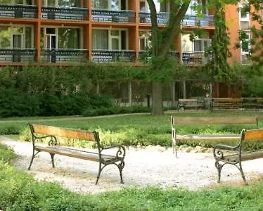 Ibs Garden Hotell 3*
